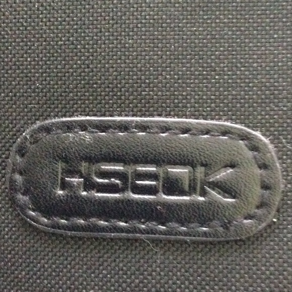 Laptop Hseok Case color black with front storage.Zippers to open NWOT - Picture 4 of 5